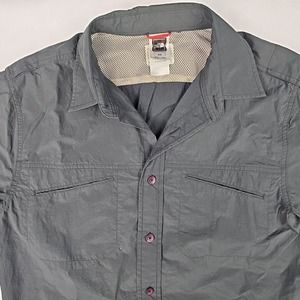 North Face Short Sleeve Button Up Nylon Cotton Hiking Shirt Size Medium Gray